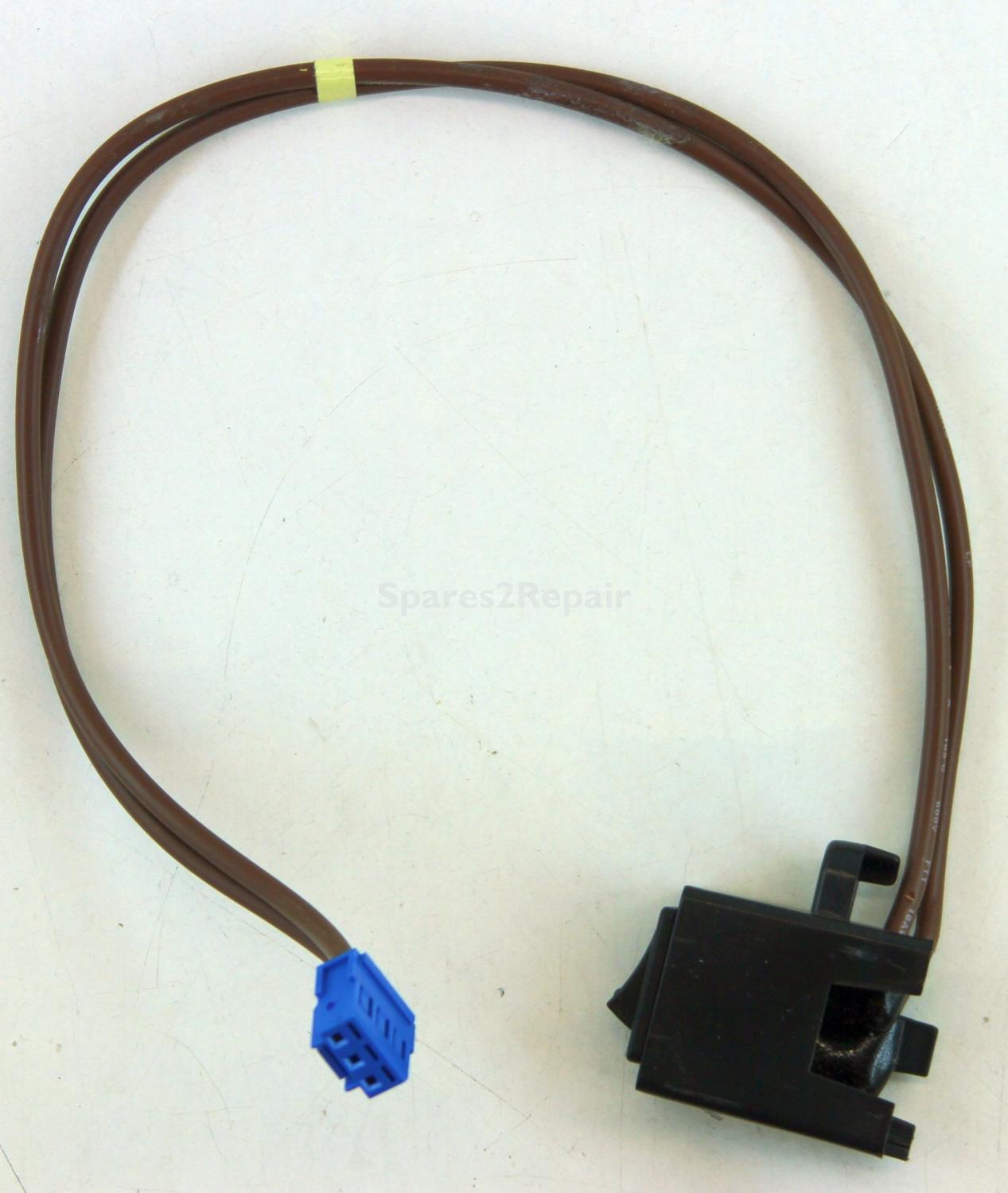 LG 32LH2000 - Mains Switch